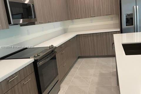 Townhouse in URBANA in Doral, Florida 3 bedrooms, 149.57 sq.m. № 1874477 - photo 3