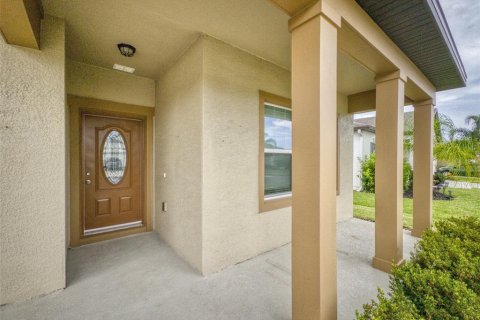 Casa en venta en New Smyrna Beach, Florida, 3 dormitorios, 155.61 m2 № 1757308 - foto 2