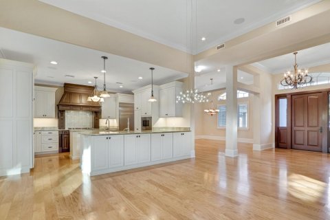 House in Stuart, Florida 4 bedrooms, 347.27 sq.m. № 2185051 - photo 13