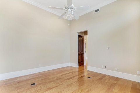 House in Stuart, Florida 4 bedrooms, 347.27 sq.m. № 2185051 - photo 21