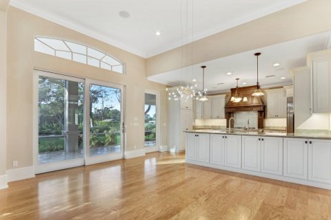 House in Stuart, Florida 4 bedrooms, 347.27 sq.m. № 2185051 - photo 12