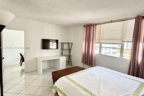 Apartment in Miami, Florida 3 bedrooms, 91.97 sq.m. № 2048516 - photo 16