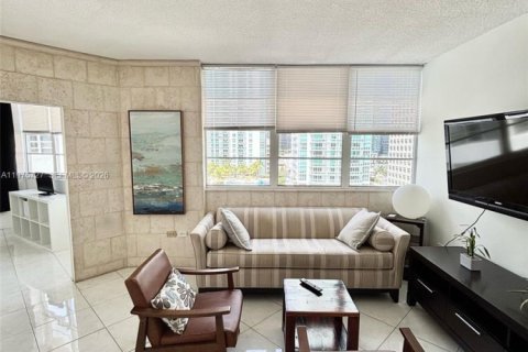 Apartment in Miami, Florida 3 bedrooms, 91.97 sq.m. № 2048516 - photo 4
