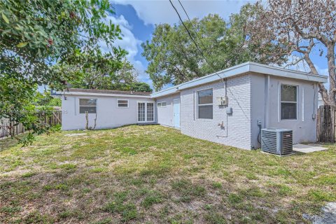 Villa ou maison à vendre à Hollywood, Floride: 4 chambres, 138.05 m2 № 1665569 - photo 22