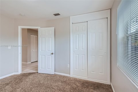 Villa ou maison à vendre à Hollywood, Floride: 4 chambres, 138.05 m2 № 1665569 - photo 14