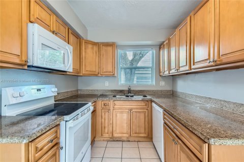 Villa ou maison à vendre à Hollywood, Floride: 4 chambres, 138.05 m2 № 1665569 - photo 8