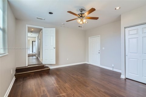 Villa ou maison à vendre à Hollywood, Floride: 4 chambres, 138.05 m2 № 1665569 - photo 19