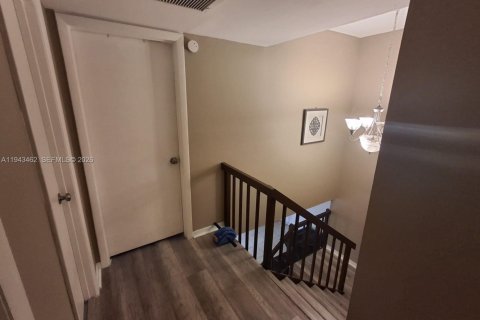 Adosado en venta en Palm Springs, Florida, 3 dormitorios, 159.98 m2 № 2001930 - foto 7