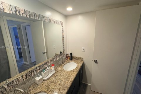 Adosado en venta en Palm Springs, Florida, 3 dormitorios, 159.98 m2 № 2001930 - foto 16