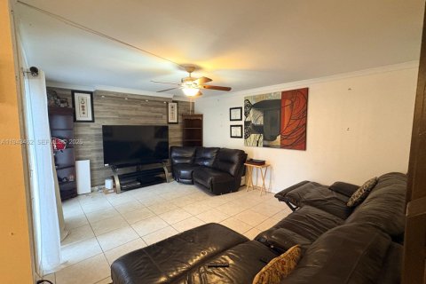 Adosado en venta en Palm Springs, Florida, 3 dormitorios, 159.98 m2 № 2001930 - foto 18