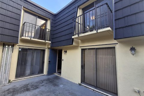 Adosado en Palm Springs, Florida 3 dormitorios, 159.98 m2 № 2001930