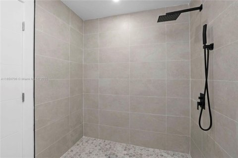 Propiedad comercial en venta en Miami Beach, Florida № 1856892 - foto 22