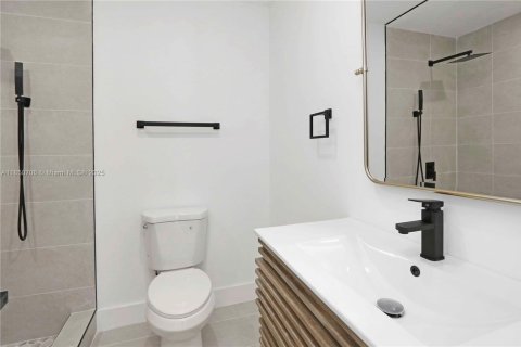 Propiedad comercial en venta en Miami Beach, Florida № 1856892 - foto 21