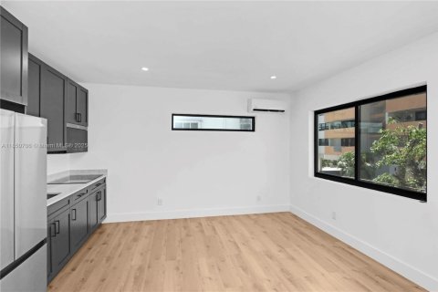 Propiedad comercial en venta en Miami Beach, Florida № 1856892 - foto 30