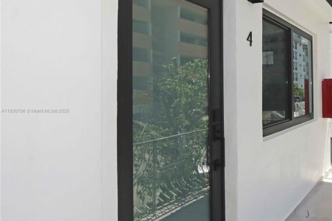 Propiedad comercial en venta en Miami Beach, Florida № 1856892 - foto 29
