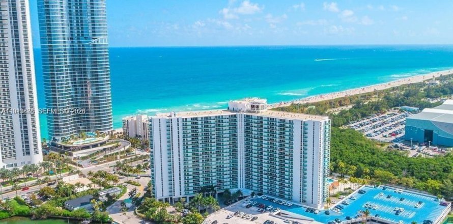 Condo à Sunny Isles Beach, Floride, 2 chambres  № 2001270