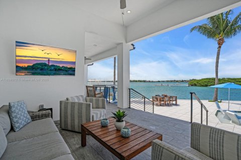 Casa en venta en Jupiter, Florida, 3 dormitorios, 268.12 m2 № 1935914 - foto 19