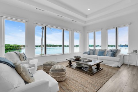 Casa en venta en Jupiter, Florida, 3 dormitorios, 268.12 m2 № 1935914 - foto 16