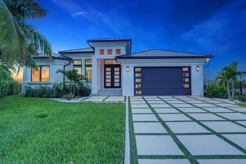 Casa en venta en Jupiter, Florida, 3 dormitorios, 268.12 m2 № 1935914 - foto 2