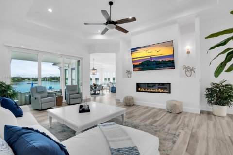Casa en venta en Jupiter, Florida, 3 dormitorios, 268.12 m2 № 1935914 - foto 6