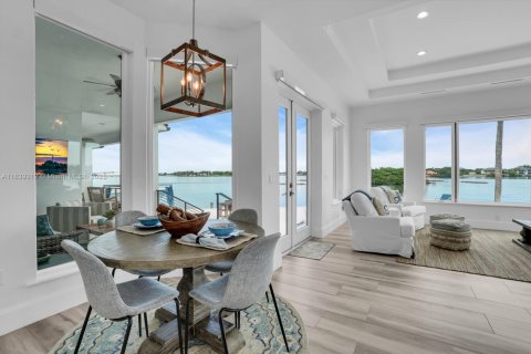 Casa en venta en Jupiter, Florida, 3 dormitorios, 268.12 m2 № 1935914 - foto 11