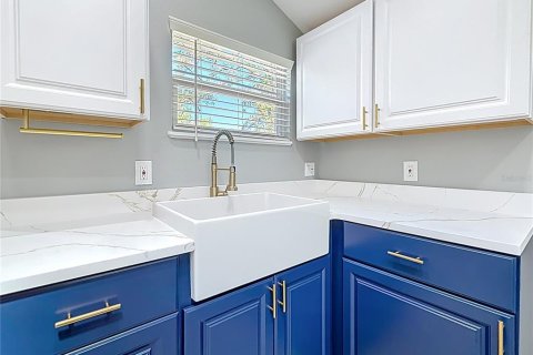 House in Saint Petersburg, Florida 3 bedrooms, 94.02 sq.m. № 1574189 - photo 7