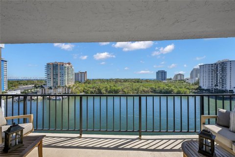 Condominio en Fort Lauderdale, Florida, 2 dormitorios № 2032886