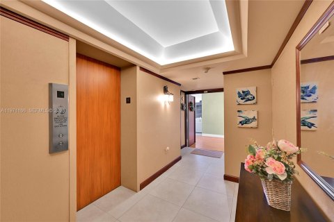 Condominio en venta en Fort Lauderdale, Florida, 2 dormitorios, 150.5 m2 № 2032886 - foto 2