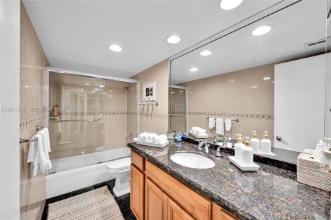 Condominio en venta en Fort Lauderdale, Florida, 2 dormitorios, 150.5 m2 № 2032886 - foto 16