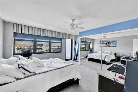 Condominio en venta en Fort Lauderdale, Florida, 2 dormitorios, 150.5 m2 № 2032886 - foto 18
