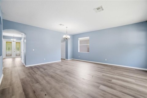 Casa en venta en Apopka, Florida, 5 dormitorios, 263.47 m2 № 2212854 - foto 5