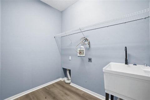 Casa en venta en Apopka, Florida, 5 dormitorios, 263.47 m2 № 2212854 - foto 11