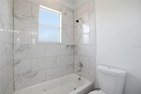 Casa en venta en Apopka, Florida, 5 dormitorios, 263.47 m2 № 2212854 - foto 30