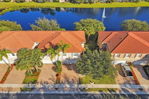 Townhouse in Greenacres, Florida 3 bedrooms, 162.39 sq.m. № 2045073 - photo 29