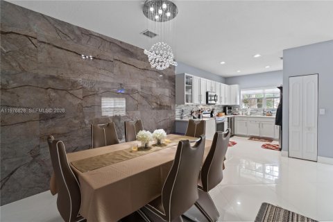 Townhouse in Greenacres, Florida 3 bedrooms, 162.39 sq.m. № 2045073 - photo 9