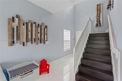 Townhouse in Greenacres, Florida 3 bedrooms, 162.39 sq.m. № 2045073 - photo 23