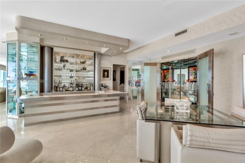 Copropriété à vendre à Bal Harbour, Floride: 2 chambres, 205.31 m2 № 2004083 - photo 24