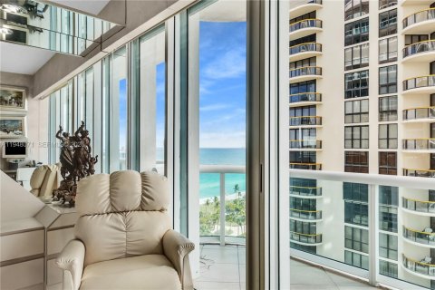 Copropriété à vendre à Bal Harbour, Floride: 2 chambres, 205.31 m2 № 2004083 - photo 27
