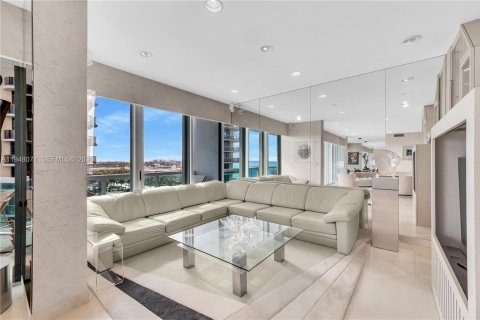 Copropriété à vendre à Bal Harbour, Floride: 2 chambres, 205.31 m2 № 2004083 - photo 25