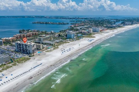 Condo in Saint Pete Beach, Florida, 3 bedrooms  № 2384243 - photo 3