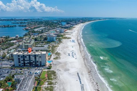 Condo in Saint Pete Beach, Florida, 3 bedrooms  № 2384243 - photo 5
