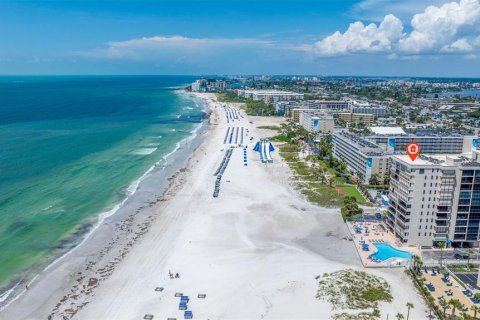 Condo in Saint Pete Beach, Florida, 3 bedrooms  № 2384243 - photo 6