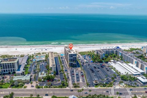 Condo in Saint Pete Beach, Florida, 3 bedrooms  № 2384243 - photo 4