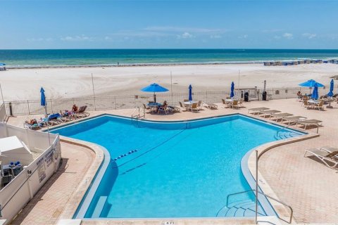 Condo in Saint Pete Beach, Florida, 3 bedrooms  № 2384243 - photo 7