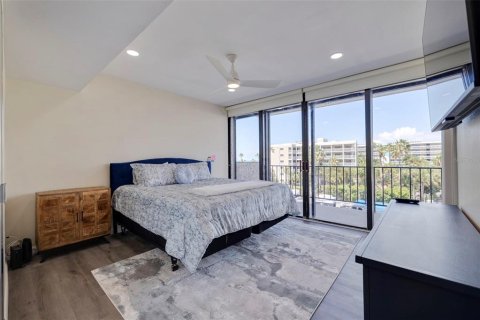 Condo in Saint Pete Beach, Florida, 3 bedrooms  № 2384243 - photo 26