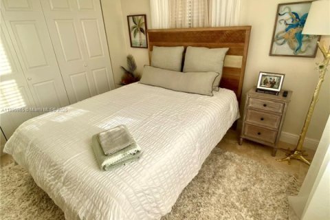 Condominio en alquiler en Miami, Florida, 2 dormitorios, 94.02 m2 № 1950278 - foto 2