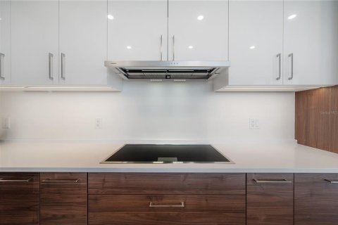 Снять в аренду кондоминиум в Тампа, Флорида 4 комнаты, 169.18м2, № 2108984 - фото 11