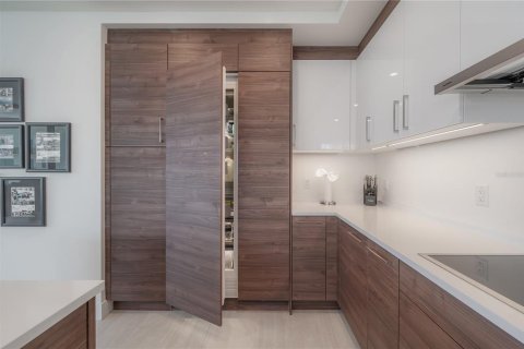 Снять в аренду кондоминиум в Тампа, Флорида 4 комнаты, 169.18м2, № 2108984 - фото 10