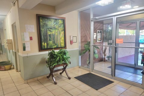 Condominio en venta en North Lauderdale, Florida, 2 dormitorios, 107.77 m2 № 2146611 - foto 4