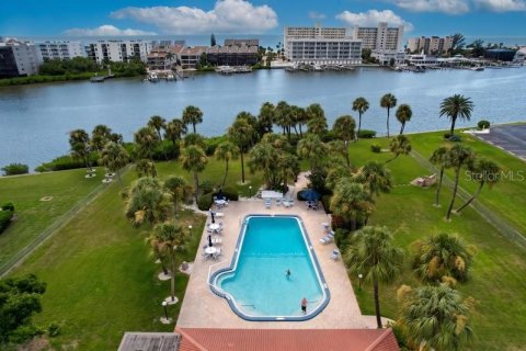 Copropriété à vendre à Largo, Floride: 2 chambres, 102.66 m2 № 2317427 - photo 4